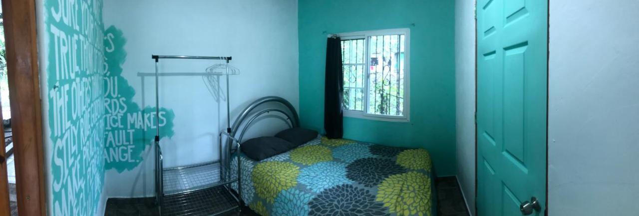 Soursop Hostel Cueta Zewnętrze zdjęcie